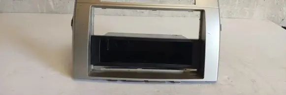 Toyota Corolla Verso AR10 Radio/GPS head unit trim 554170F010