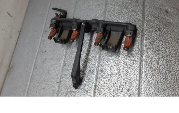 Peugeot Partner Fuel injector supply line/pipe 