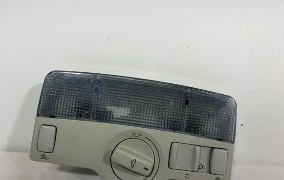 Volkswagen PASSAT B5 Front seat light 1j0947105