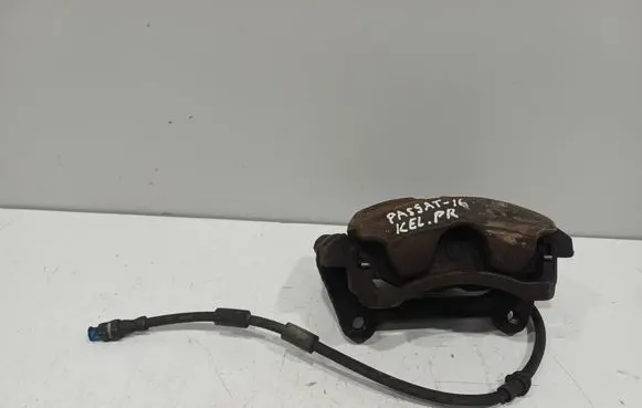 Volkswagen Passat Alltrack Front brake caliper 8V0615123D