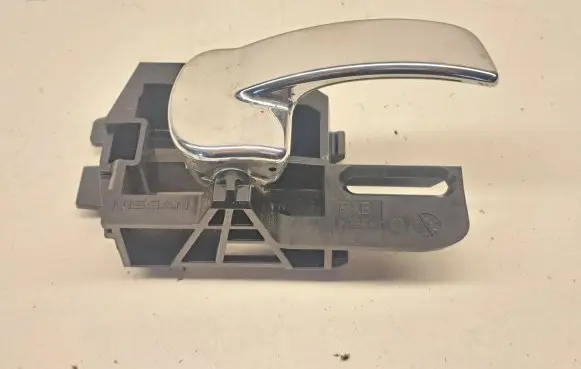 Nissan Qashqai Rear door interior handle