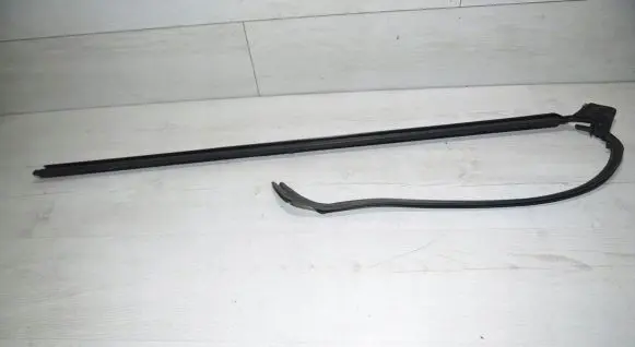 Volkswagen Scirocco Rubber seal front coupe door window 