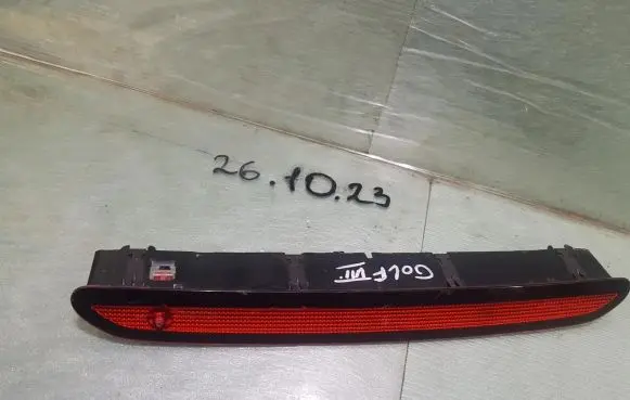 Volkswagen Golf VII Third/center stoplight 3CN945087