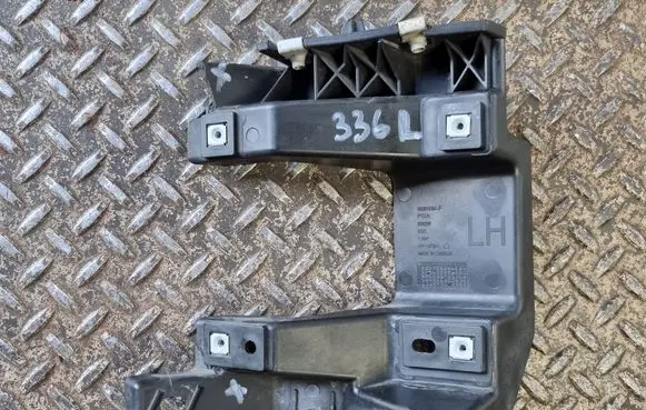 Ram 1500 Fog light bracket 68291439AB
