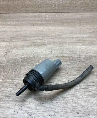 BMW 5 E60 E61 Windscreen/windshield washer pump 6934159