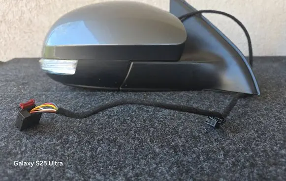 Volkswagen Tiguan Front door electric wing mirror 5N1857502AG