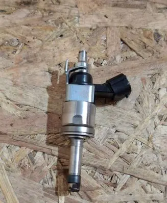 Ford Mustang VI Fuel injector JR3E9G929BB