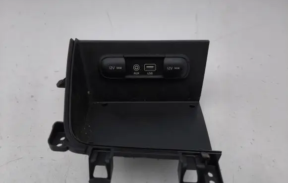 KIA Niro USB socket connector 84632G5900