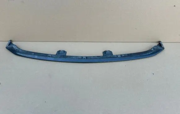 Front bumper lip