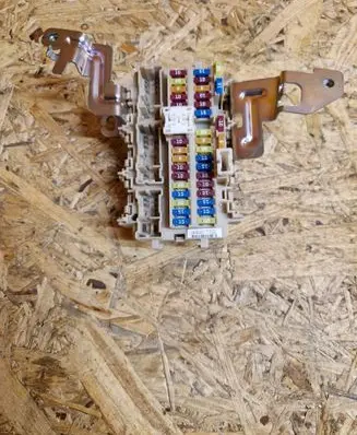 Nissan Qashqai Fuse module 4EB0C