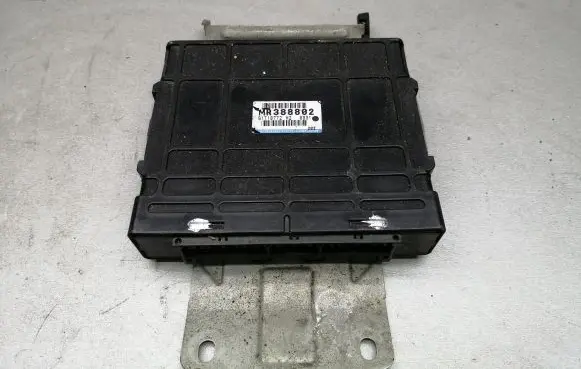 Mitsubishi Carisma Engine control unit/module G1T18772 MR388802