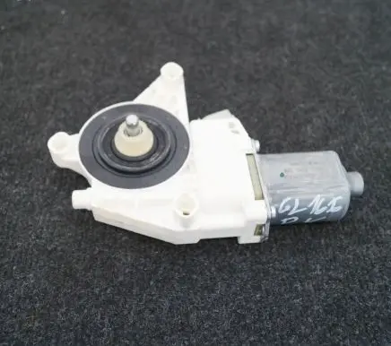 Mercedes-Benz GL X166 Front door window regulator motor A1669060201