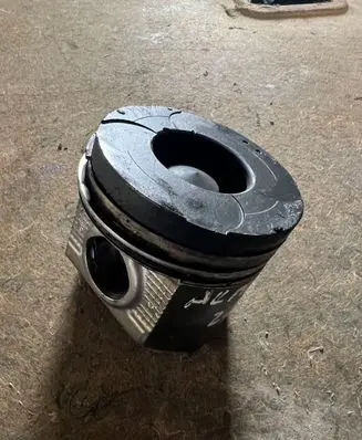 Piston