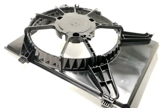 Radiator cooling fan shroud