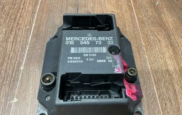 Mercedes-Benz C W202 Ignition amplifier control unit 0155457332