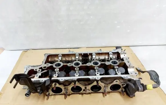Hyundai Veloster Engine head G4FD