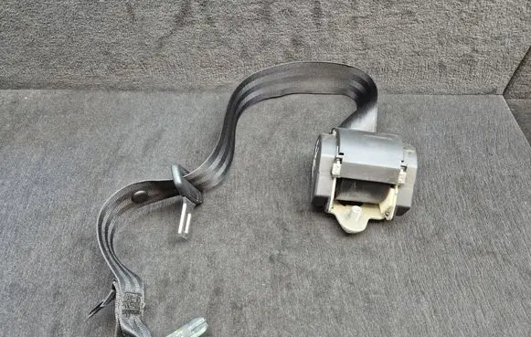 Audi A4 S4 B8 8K Rear seatbelt 8K0857805Q 8K0857805QV04 8K0857805RV04
