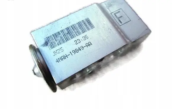 Nissan Pathfinder R51 Air conditioning (A/C) expansion valve 