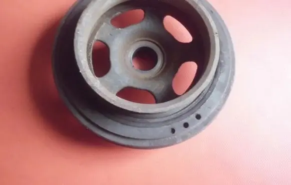 Mercedes-Benz Vito Viano W638 Crankshaft pulley