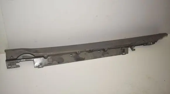 BMW X1 U11 Sill 9883553 51779883553