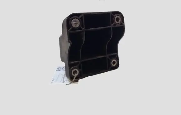Mercedes-Benz E W213 Engine mounting bracket A6542230100