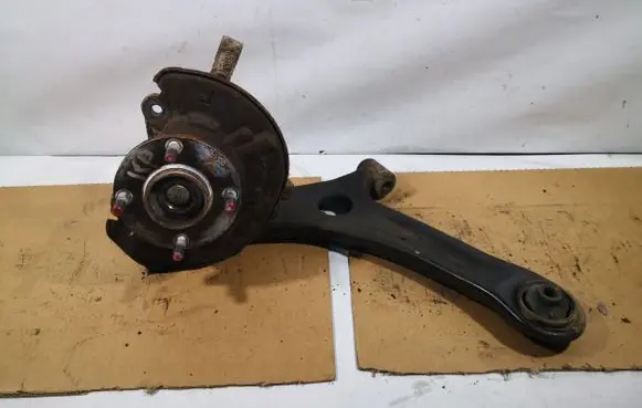 Mitsubishi Colt Front wheel hub spindle knuckle