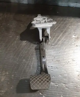 Volkswagen Touran II Brake pedal 1T2723057L