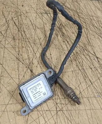 Mercedes-Benz E C207 W207 Lambda probe sensor A0009053606
