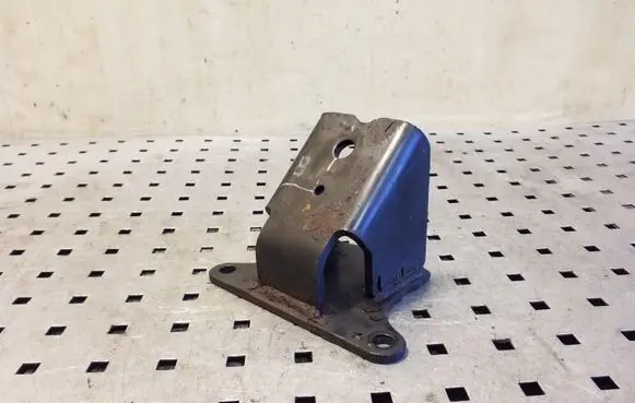 KIA Sorento Engine mounting bracket