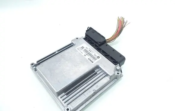 BMW 5 E60 E61 Engine control unit/module 0281012190 7800134