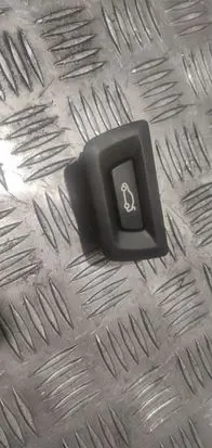 BMW 5 F10 F11 Tailgate/boot open switch button 927511902