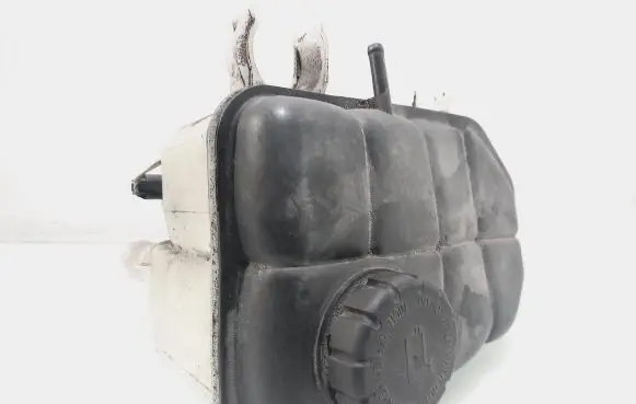 Mercedes-Benz C W203 Coolant expansion tank/reservoir 2035000049