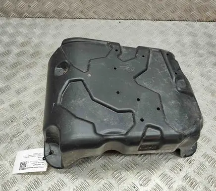 Center/middle under tray cover