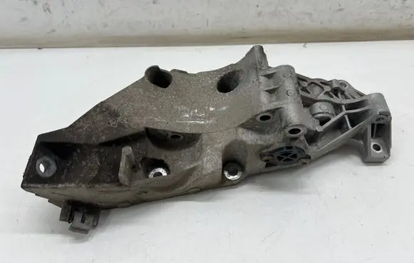 BMW 1 F20 F21 Generator/alternator bracket 7644804
