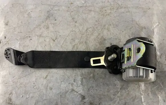 Volkswagen Polo IV 9N3 Rear seatbelt 6Q0857805A