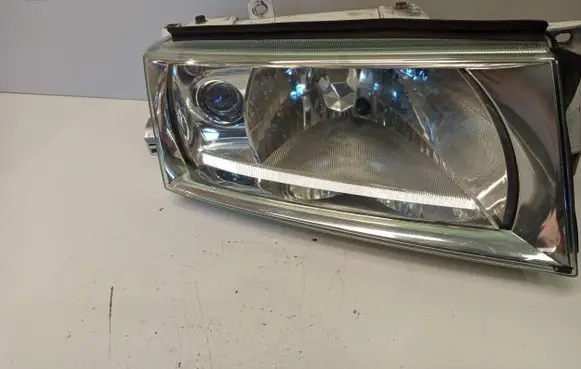 Skoda Octavia Mk1 (1U) Headlight/headlamp 1U1941016E