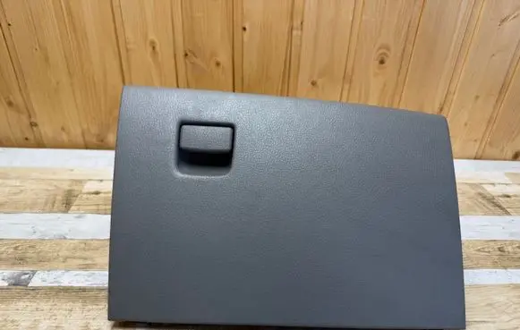 Mazda 2 Glove box