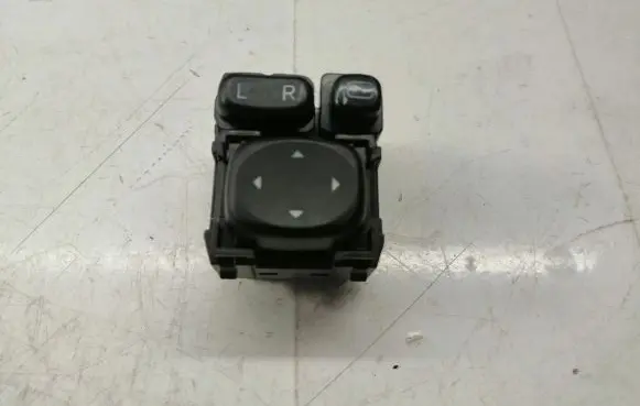Toyota Avensis T270 Wing mirror switch 8487205020