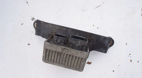 Glow plug pre-heat relay