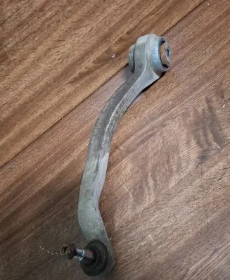 Volkswagen PASSAT B5 Front lower control arm/wishbone