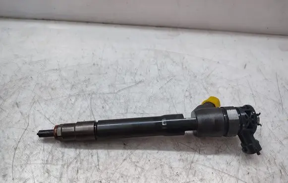 Nissan Qashqai+2 Fuel injector 0445110414