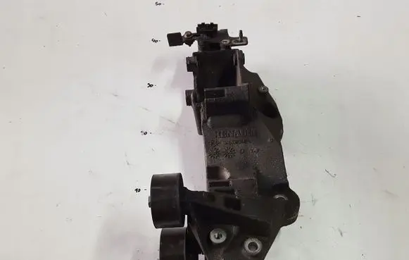 Renault Laguna III Generator/alternator bracket 8200527320