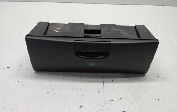 BMW 5 E39 First aid kit 7044958 8226452