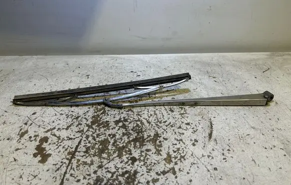 Moskvich 412 Front wiper blade arm
