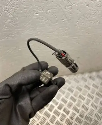 Air conditioning (A/C) pressure sensor