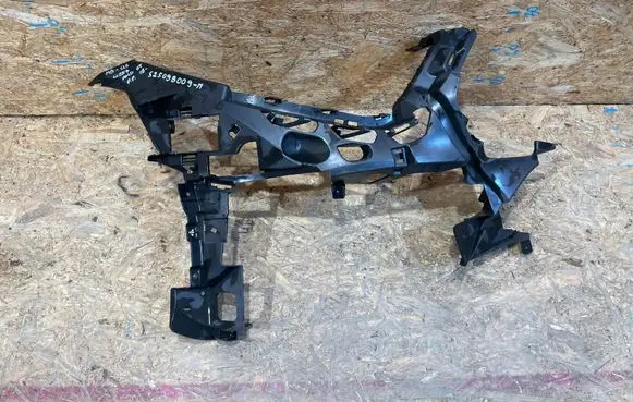 Mercedes-Benz CLS C257 Front bumper mounting bracket A2578854001 S2509B009-M
