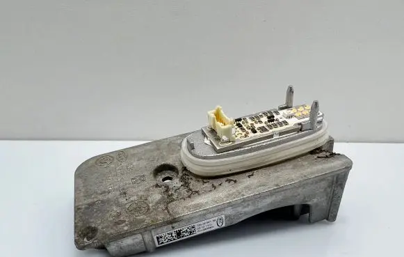 BMW 7 F01 F02 F03 F04 LED ballast control module 7339056