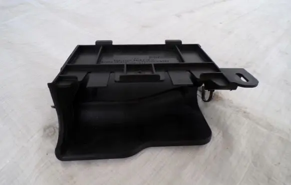 Opel Insignia B Engine control unit box 84066548