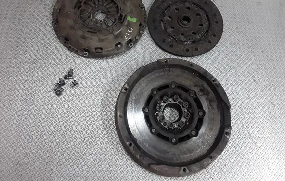 Toyota Auris 150 Clutch set kit 3121005071 3125005120