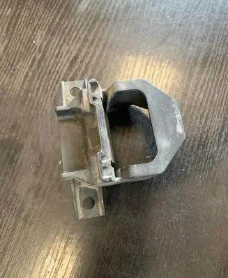 BMW 3 E90 E91 Radiator mount bracket 7591647